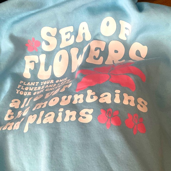 ⭐️Sea 🌊 of flowers Hoodie - Picture 2 of 4